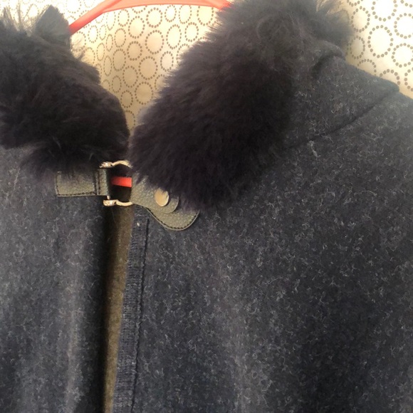 Blue/army green fur trimmed cape - Picture 2 of 6